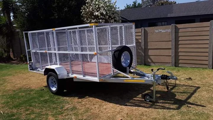 Fabricated cage trailer with steel mesh sides